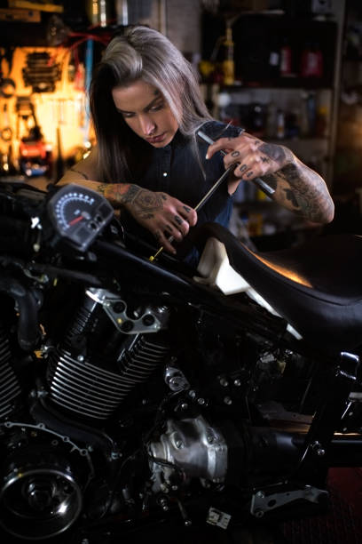 istock Motorcycle repair shop 922530492