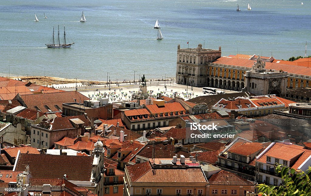 Bird "s eye view of centro di Lisbona - Foto stock royalty-free di Acqua