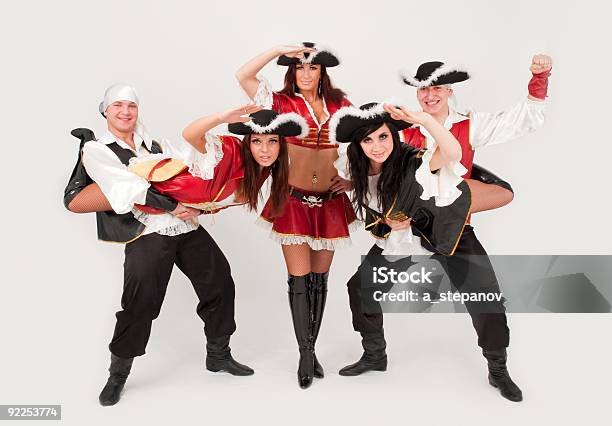 Танцоров В Пиратский Костюмов — стоковые фотографии и другие картинки Пират - Пират, Чувственность, Артист балета