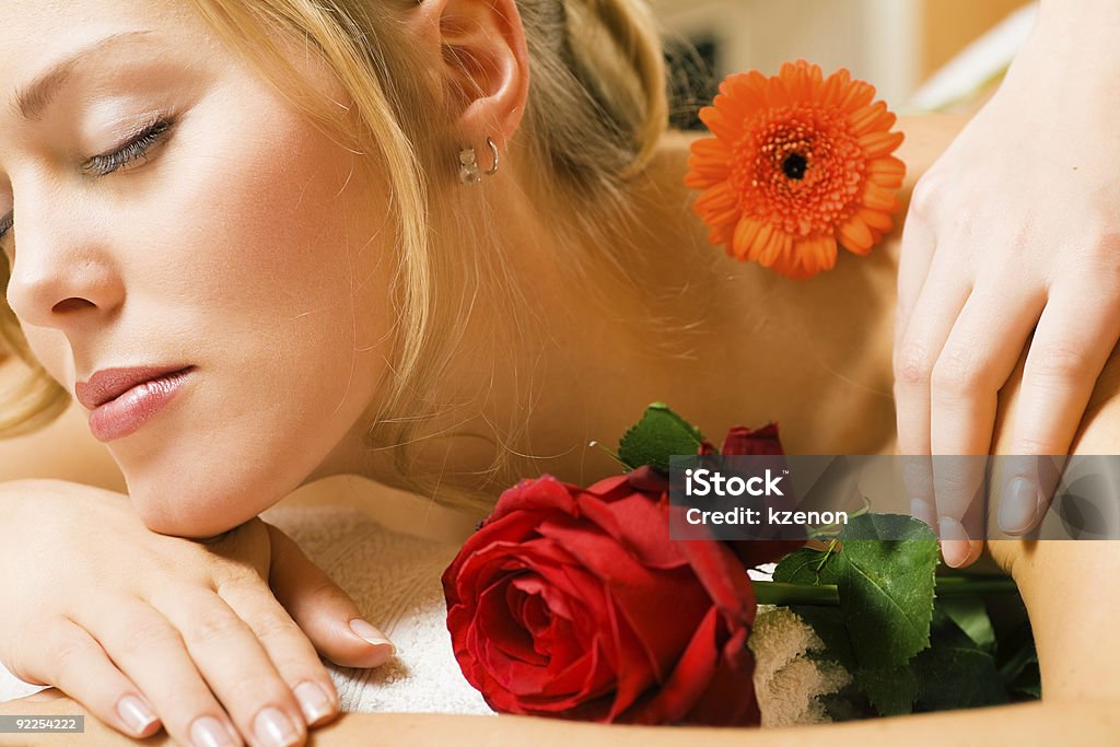 Massagem de bem-estar - Royalty-free Adulto Foto de stock