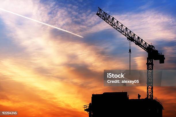 Żuraw I Sunrise - zdjęcia stockowe i więcej obrazów Budować - Budować, Budynek z zewnątrz, Chmura