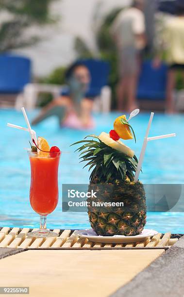Cocktails Stockfoto und mehr Bilder von Kirsche - Kirsche, Schwimmbecken, Alkoholisches Getränk