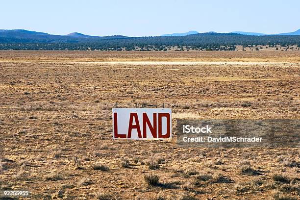 Tierra Para La Venta Foto de stock y más banco de imágenes de Terreno - Terreno, Vacío, Granja