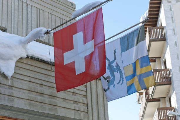 bandeiras da suíça - graubunden canton fotos - fotografias e filmes do acervo