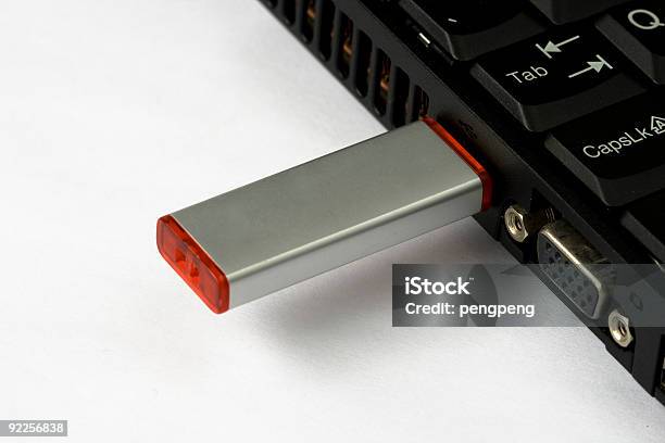 Unidade Flash Usb - Fotografias de stock e mais imagens de Cabo USB - Cabo USB, Branco, Computador