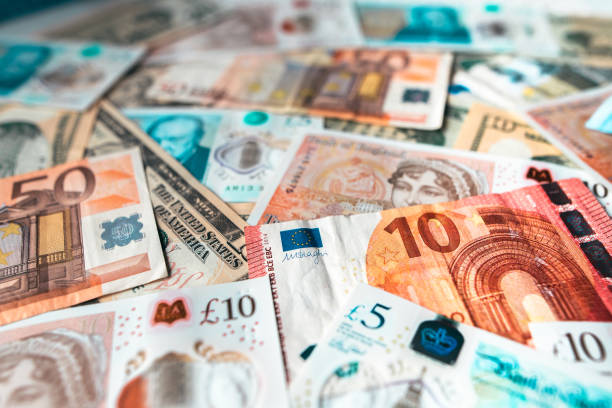 Bills of different currencies