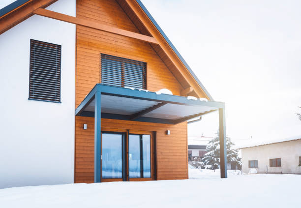 istock Contemporary home with wooden facade 922575048