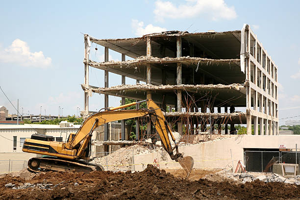 istock Demolition of a 5 story building 92258131