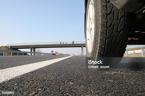 Estrada - Fotografias de stock e mais imagens de Autoestrada - Autoestrada, Borracha - Material, Carro