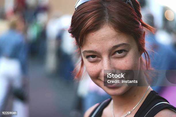 Sonriente Niña Foto de stock y más banco de imágenes de Niza - Niza, Adolescente, Justicia - Conceptos