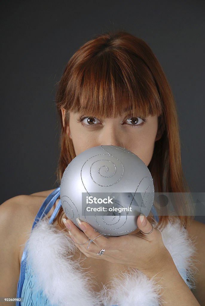 Fada o inchaço bola de Natal em fundo escuro - Foto de stock de Adulto royalty-free