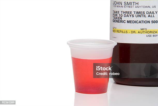 Medicamento De Prescrição - Fotografias de stock e mais imagens de Medicação - Medicação, Líquido, Dose