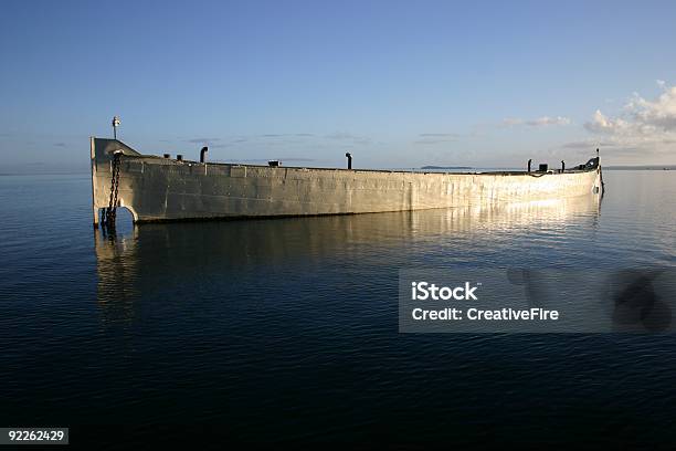 Foto de Casco De Barco Ancorado e mais fotos de stock de Ancorado - Ancorado, Austrália, Azul