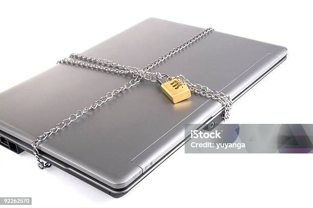 Foto de Laptop Com Trava E Cadeia e mais fotos de stock de Branco - Branco, Cadeado, Codificação