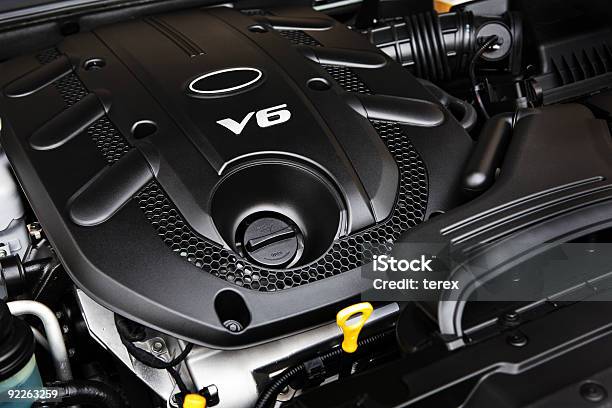 O Motor Poderoso - Fotografias de stock e mais imagens de V6 - V6, Aço, Beleza