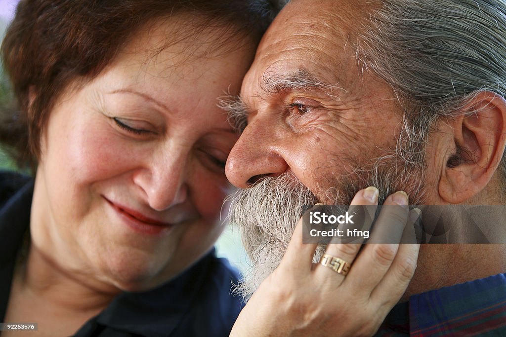 Old pareja - Foto de stock de Abrazar libre de derechos