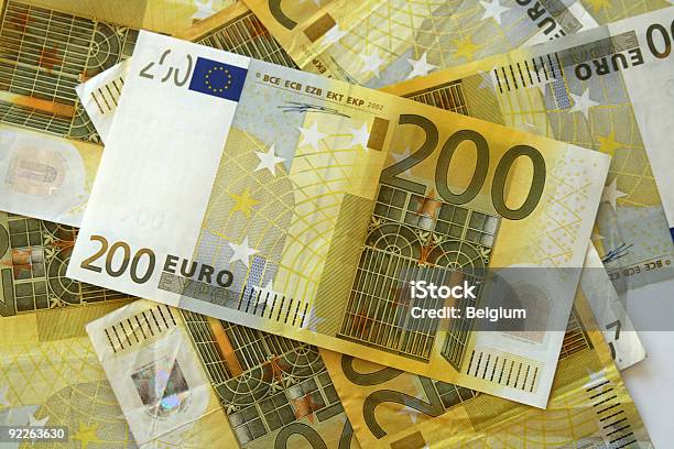 Pila De 200 Billetes Foto de stock y más banco de imágenes de Billete de banco de dos cientos euros - Billete de banco de dos cientos euros, Billete de banco, Billete de Banco de la Comunidad Europea