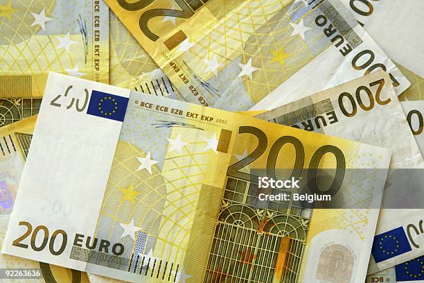 Более 440 работ на тему "200 Euro": стоковые фото, картинки и изображения royalt
