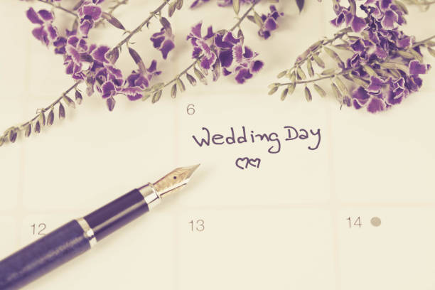 istock Reminder Wedding day in calendar planning and fountain 922636688