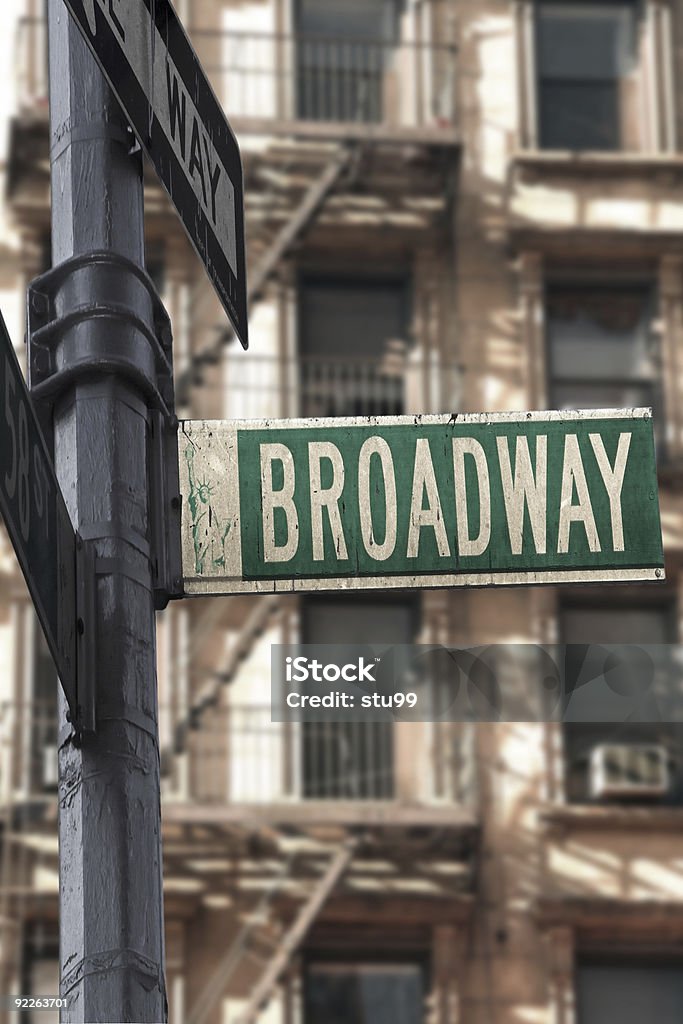 Broadway знак - Стоковые фото Бродвей - Нью-Йорк роялти-фри