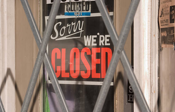 istock Closed sign behind metal gate 92264117