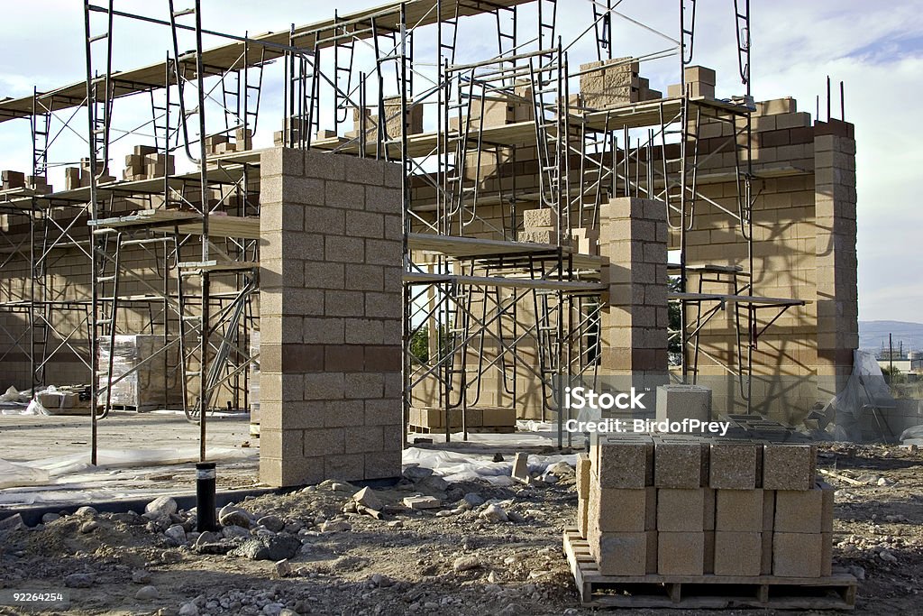 Muro di mattoni di costruzione - Foto stock royalty-free di Installare