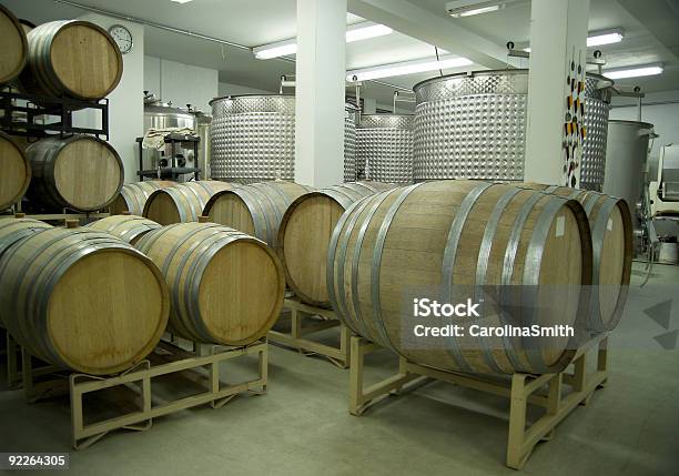 Weingut Fässer Und Vatsd2x 44366 Stockfoto und mehr Bilder von USA - USA, Weinberg, Alkoholisches Getränk