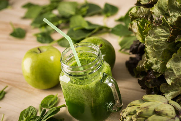 istock Green juice glass 922649752