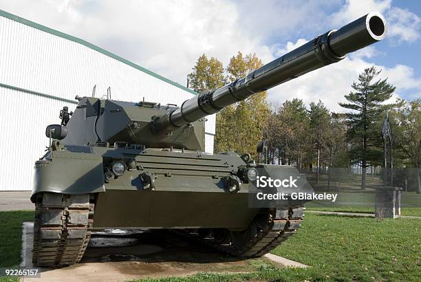 Tanque Militar - Fotografias de stock e mais imagens de Tanque Leopard - Tanque Leopard, Ao Ar Livre, Arma de Fogo