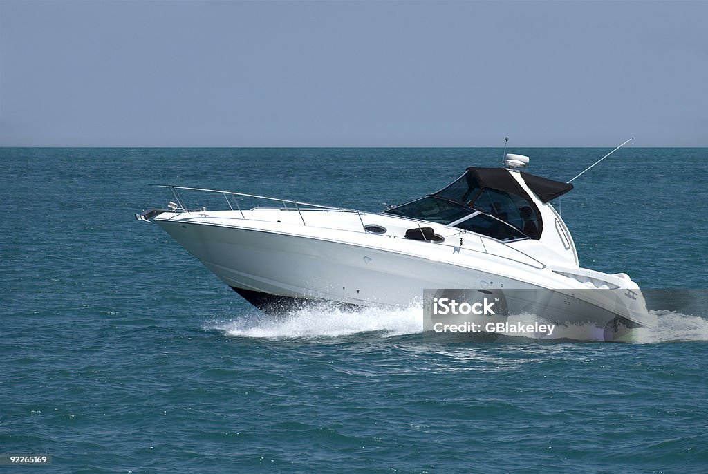 スピードボート - しぶきのロイヤリティフリーストックフォト