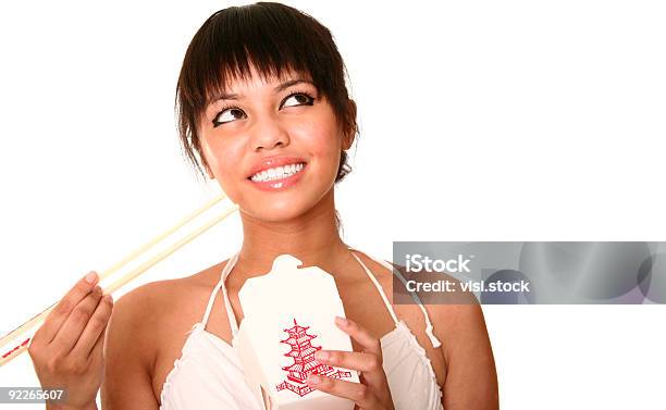 Foto de Bela Brunette Desfrutar De Comida Chinesa 2 e mais fotos de stock de Adulto - Adulto, Alegria, Alimentação Saudável