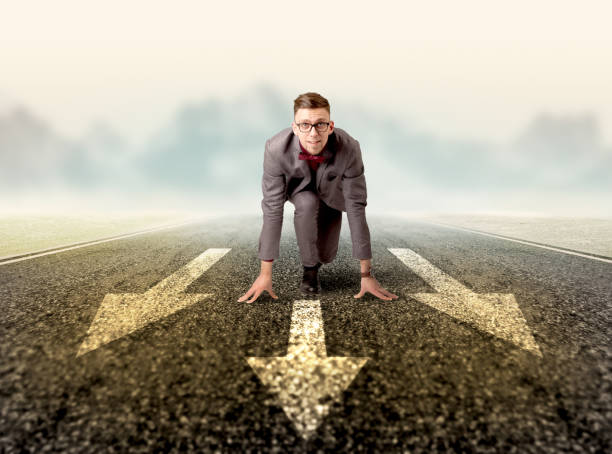 istock Businessman kneeling in ready position 922660550