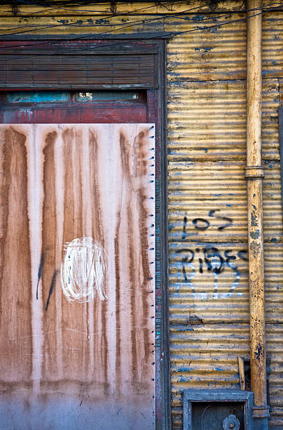 porte fermée - argentina buenos aires door la boca photos et images de collection