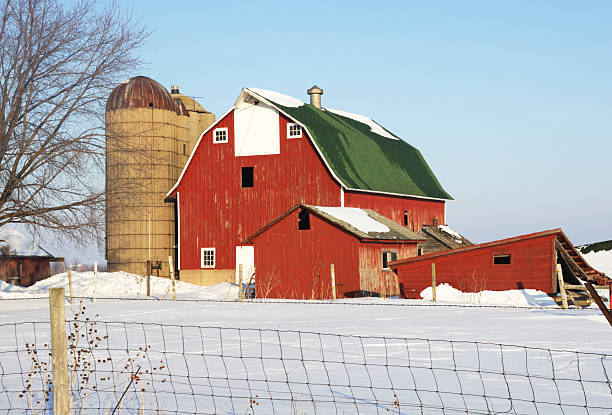 istock Old Red Barn in the Snow 92266286