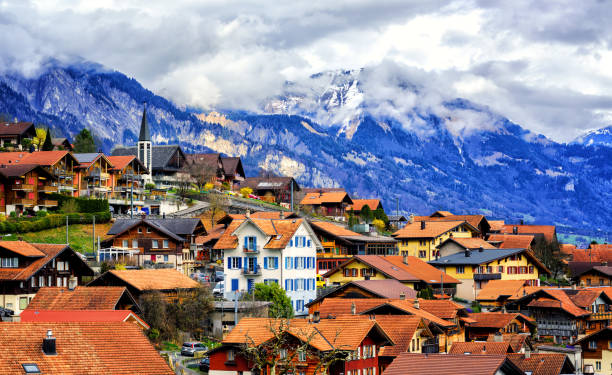 old town oberried, brienz, interlaken, switzerland - swiss culture european alps house brienz imagens e fotografias de stock