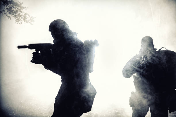 istock Black silhouette of soldier 922667856