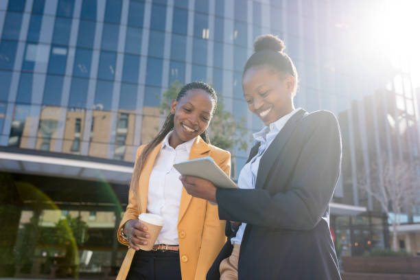 istock Business women on a coffee break 922669632