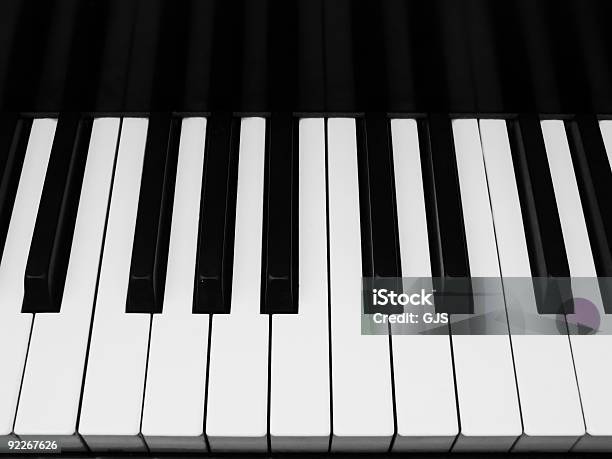 Tastiera Di Pianoforte - Fotografie stock e altre immagini di Attrezzatura - Attrezzatura, Avorio, Bianco