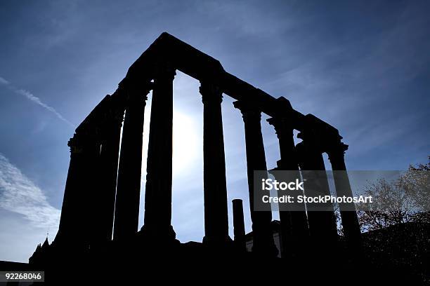 Templo Romano De Évora Foto de stock y más banco de imágenes de Acontecimientos en las noticias - Acontecimientos en las noticias, Aire libre, Antiguo