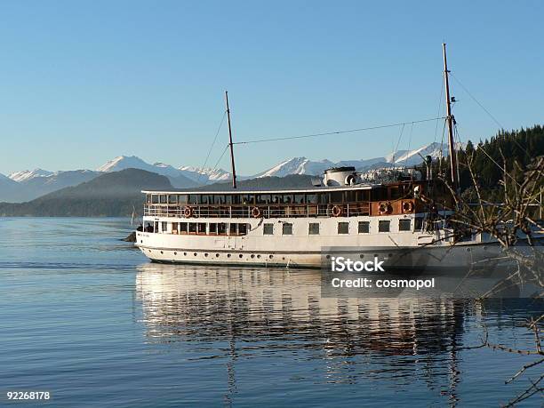 Łódka Na Nahual Huapi - zdjęcia stockowe i więcej obrazów Argentyna - Argentyna, Bariloche, Bez ludzi