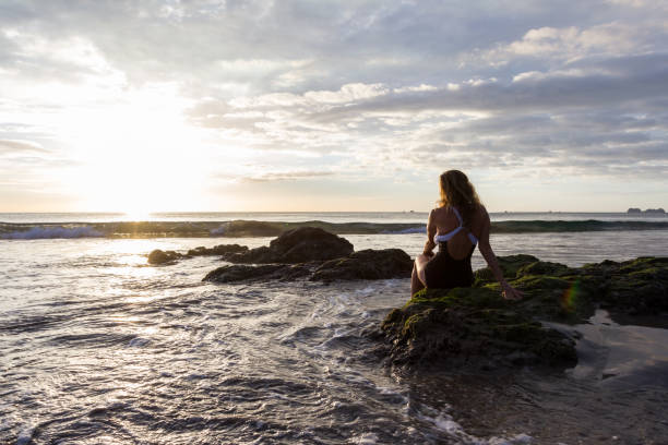 istock Beautiful sunset at the beach 922695826
