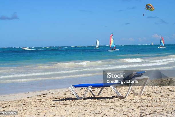 Spiaggia Tropicale A Caraibi - Fotografie stock e altre immagini di Acqua - Acqua, Ambientazione esterna, Ambientazione tranquilla