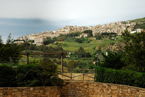 istock Sicilian city in the mountains 92270394