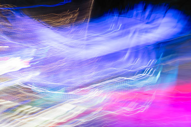 istock Painting with light - The city at night 922706892