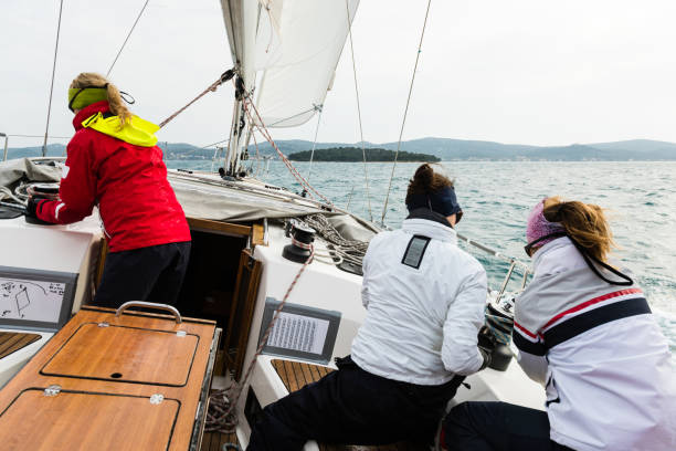 istock Group of People Sailing 922713960