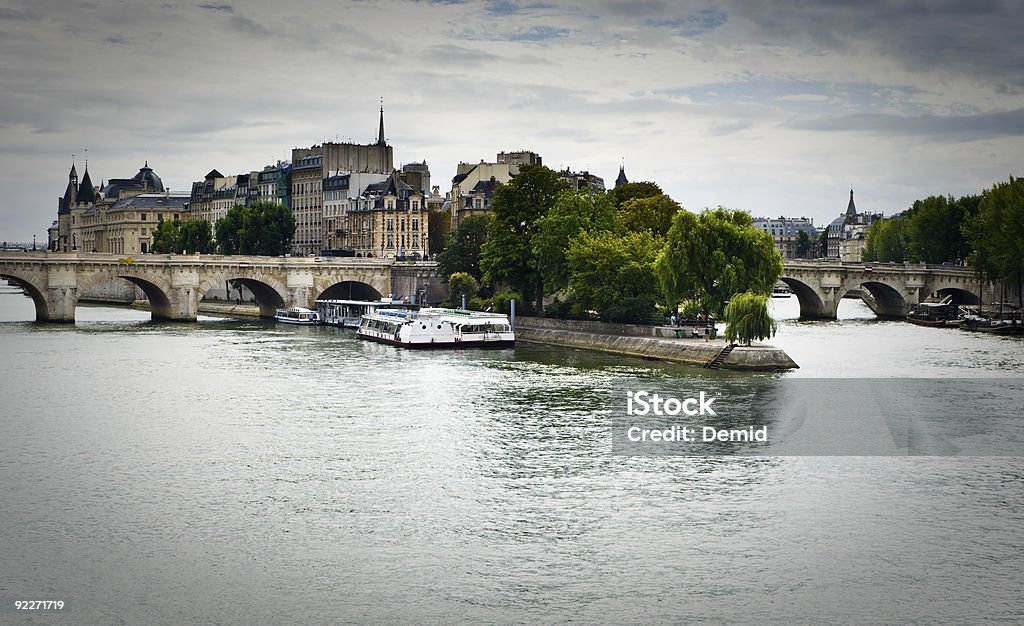 Isla de la Cite - Foto de stock de Agua libre de derechos