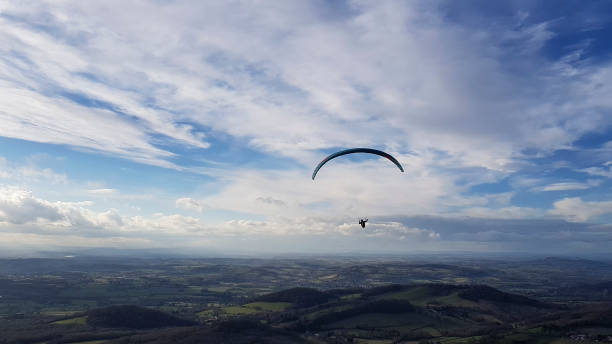 istock Hanglider Malvern Hills Worcestershire UK 922718898