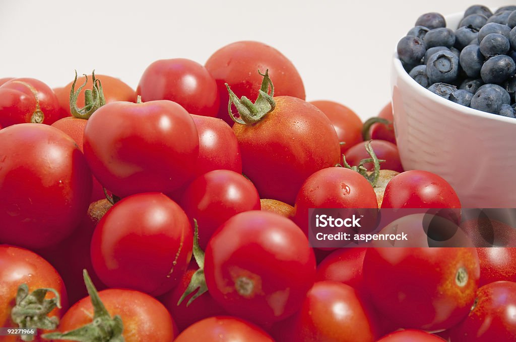 mid-verão tomates e Mirtilos - Royalty-free Alimentação Saudável Foto de stock