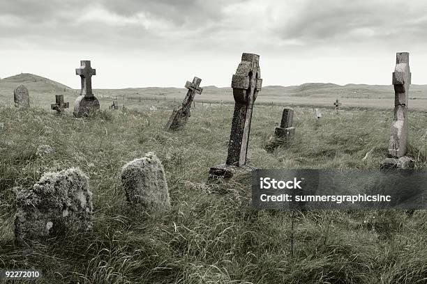 오 싹 한 묘지 묘지에 대한 스톡 사진 및 기타 이미지 - 묘지, 오래된, 과거