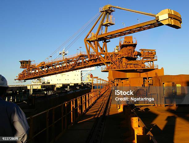 Erz Lader Stockfoto und mehr Bilder von Erz - Erz, Frachtschiff, Organisieren
